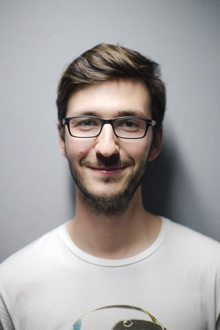The original portrait before redaction